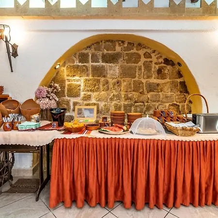 Cava D'oro Hotel 2*