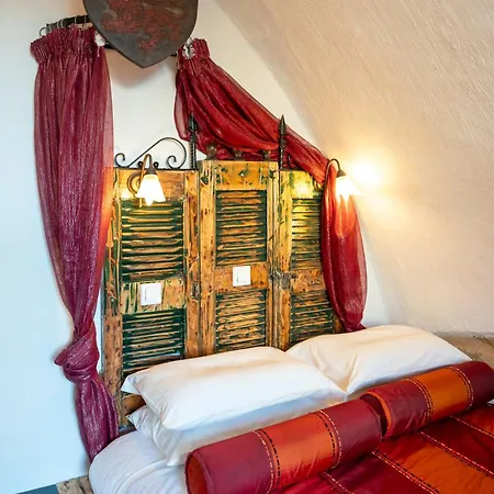 Cava D'oro Hotel 2*