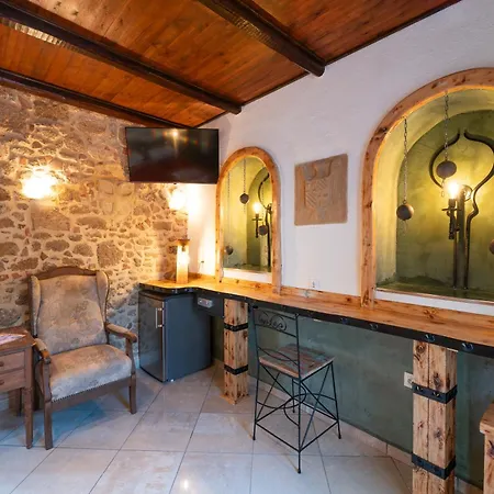 Cava D'oro Hotel 2*