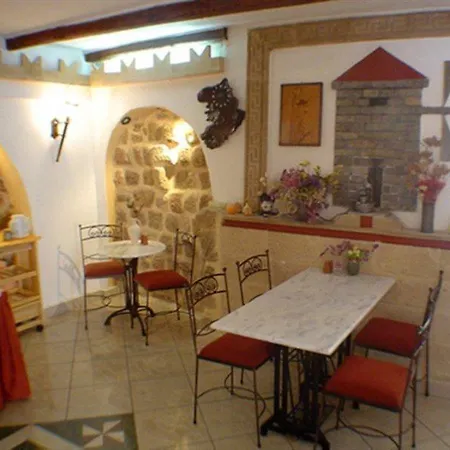 Cava D'oro Hotel 2*
